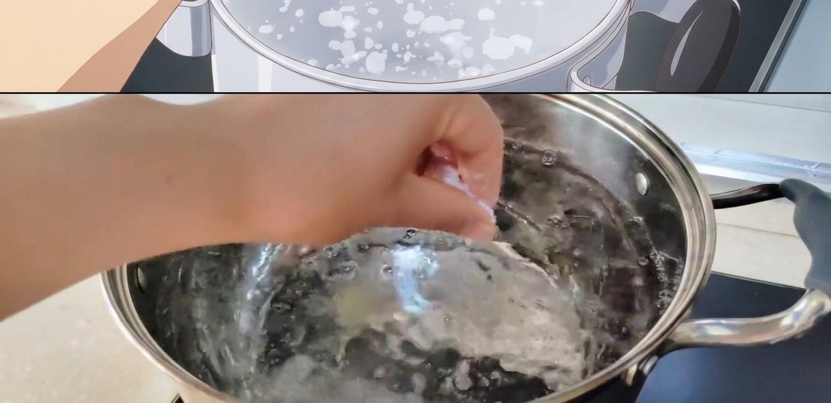 Une main versant une pincée de sel dans une casserole deau bouillante.