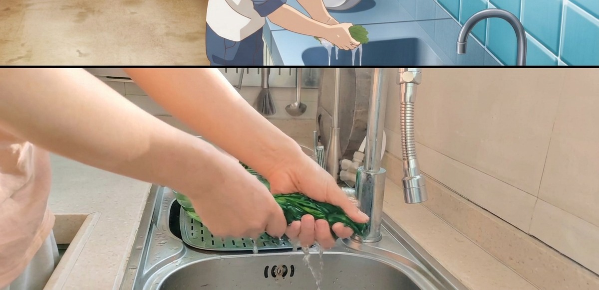 Mains pressant fermement une poignée dépinards cuits au-dessus dun évier pour extraire leau.