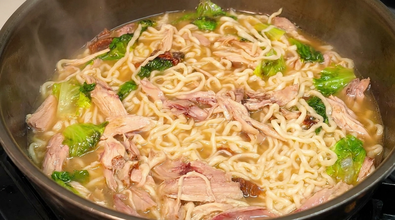 Soupe Savoureuse de Nouilles au Poulet Effiloché