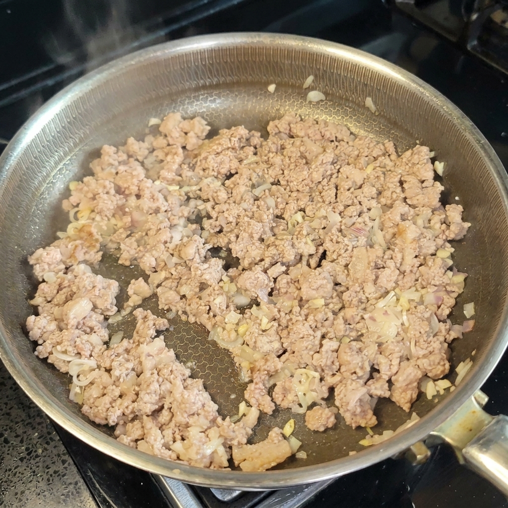 Vin de cuisine et pâte de miso incorporés à la viande.