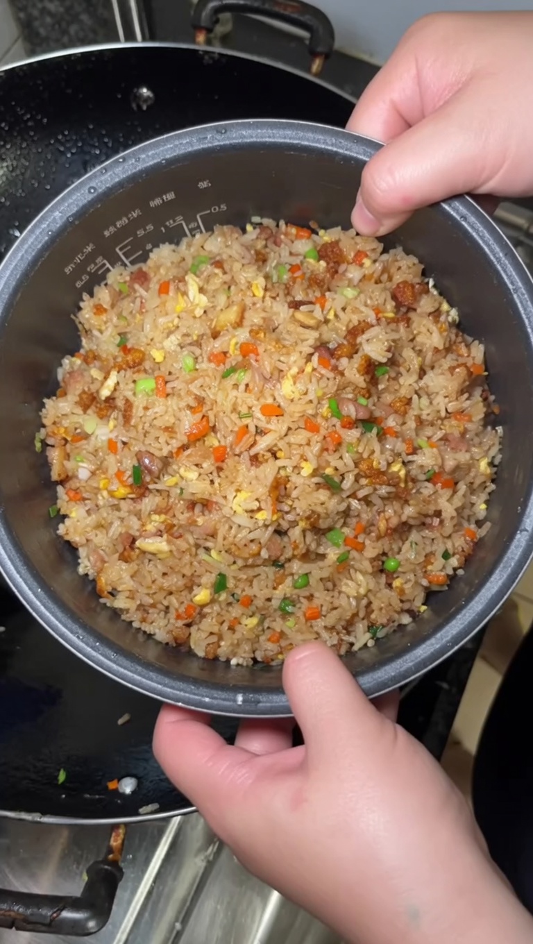 Riz sauté luxueux à l'oursin (Riz doré à l'uni)