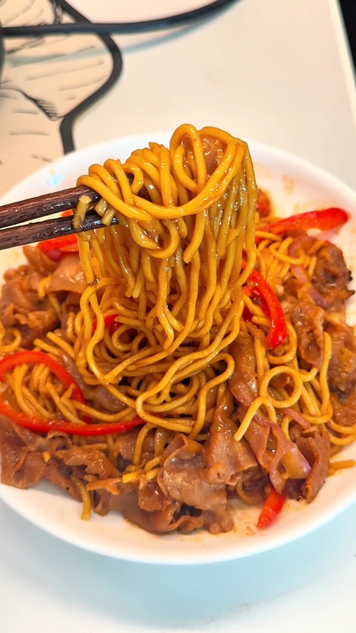 Spaghetti au bœuf au poivre noir façon restaurant
