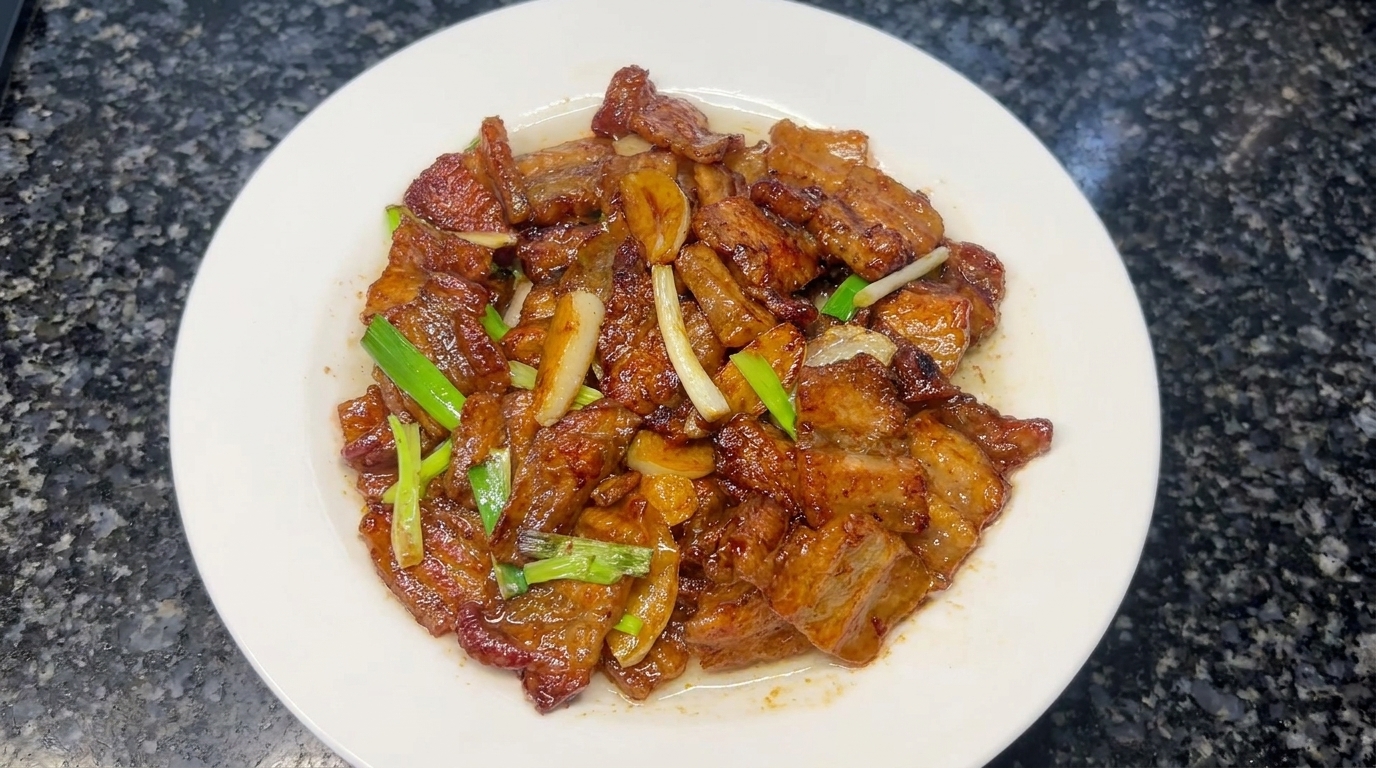 Poitrine de Porc Mijotée à la Sauce Soja Savoureuse